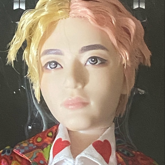 BTS V Idol Bagtan Mattel Doll New In Box - Picture 2 of 6